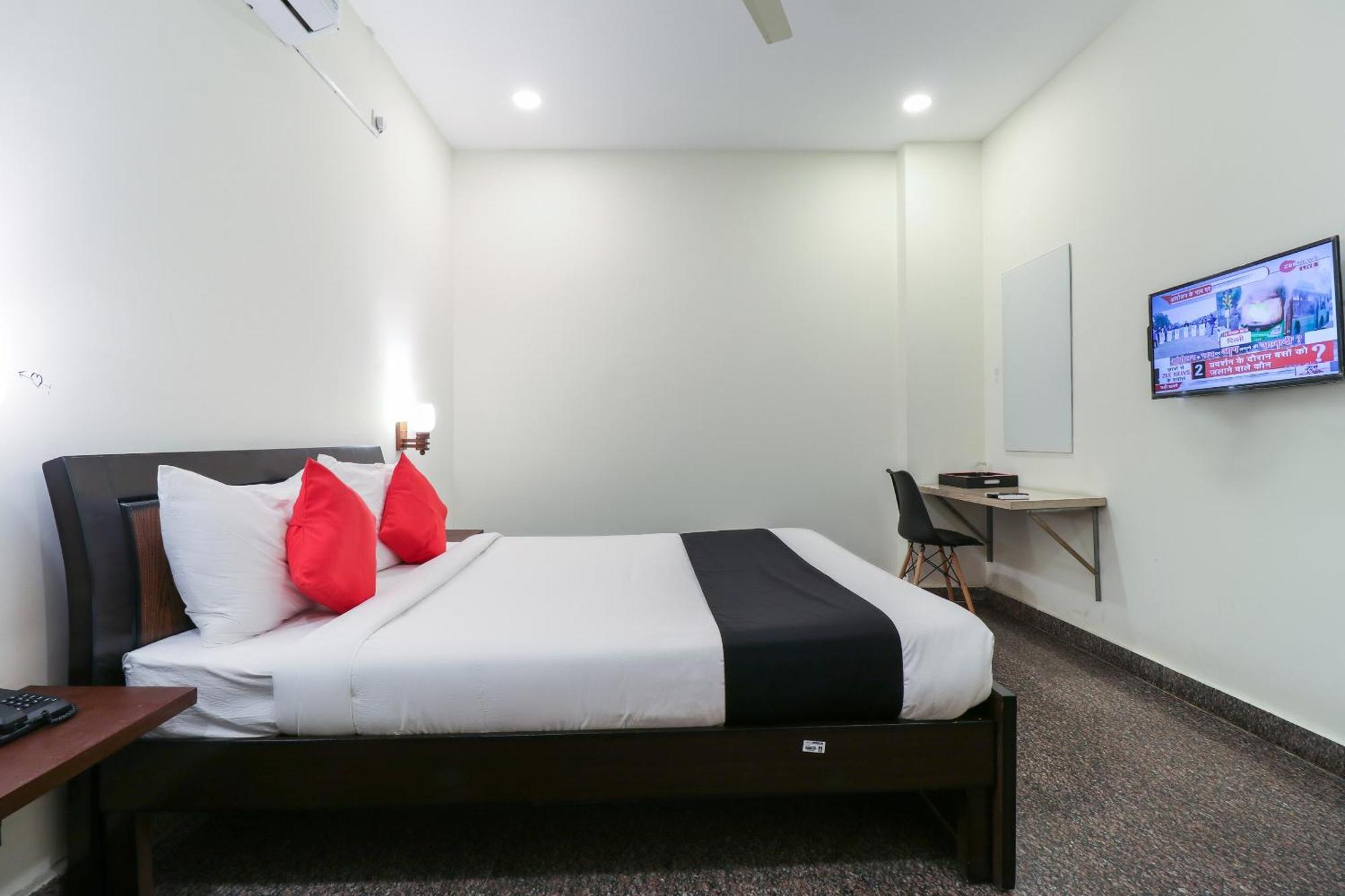 Capital O Gn Suites Бангалор Екстериор снимка